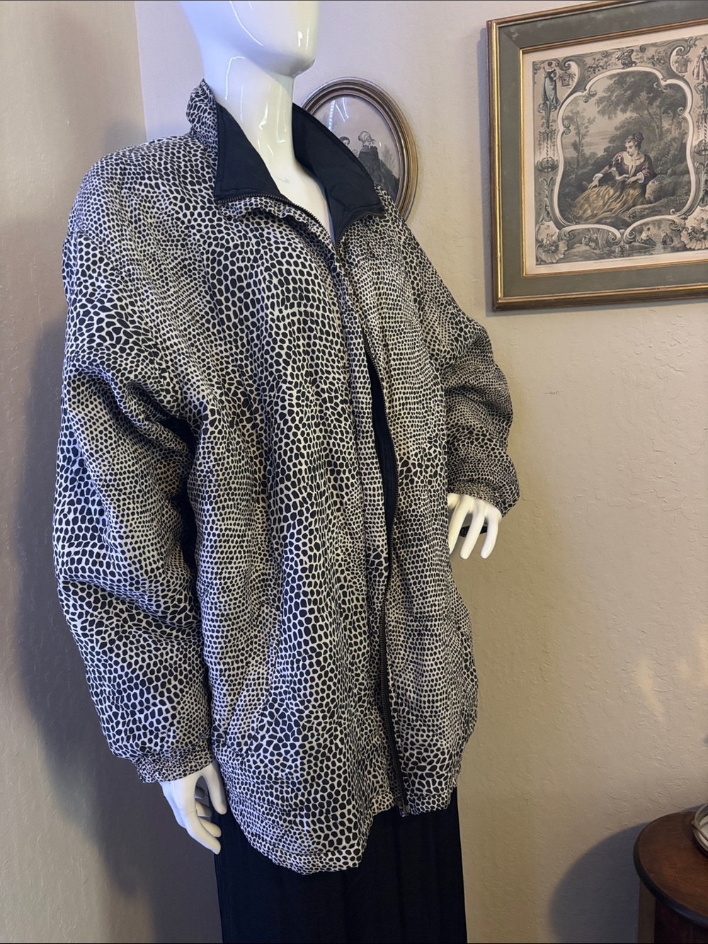 Casual Corner Black & White Pebble Print Puffer Jacket